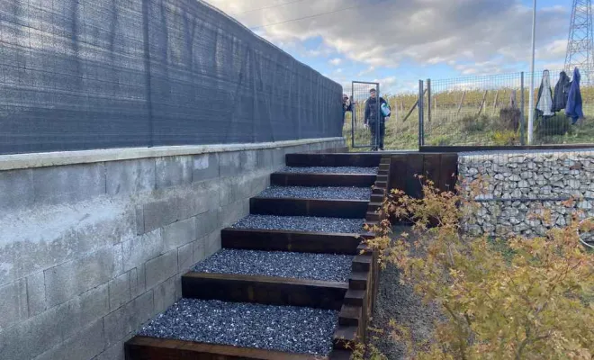 Installation d'escalier extérieur, Mornant, Hugot Paysage