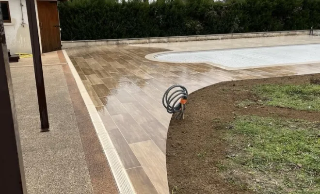 Rénovation d'une plage piscine à Tartaras, Mornant, Hugot Paysage