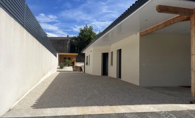 Aménagement d’un parking et d’un accès piscine à Aurec sur Loire, Mornant, Hugot Paysage